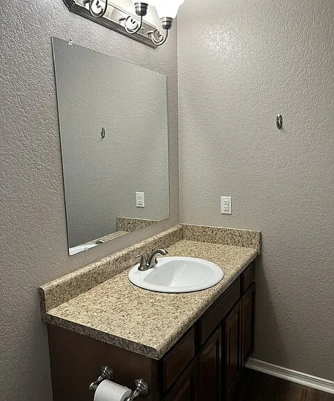 217 Regency Dr — Photo 10