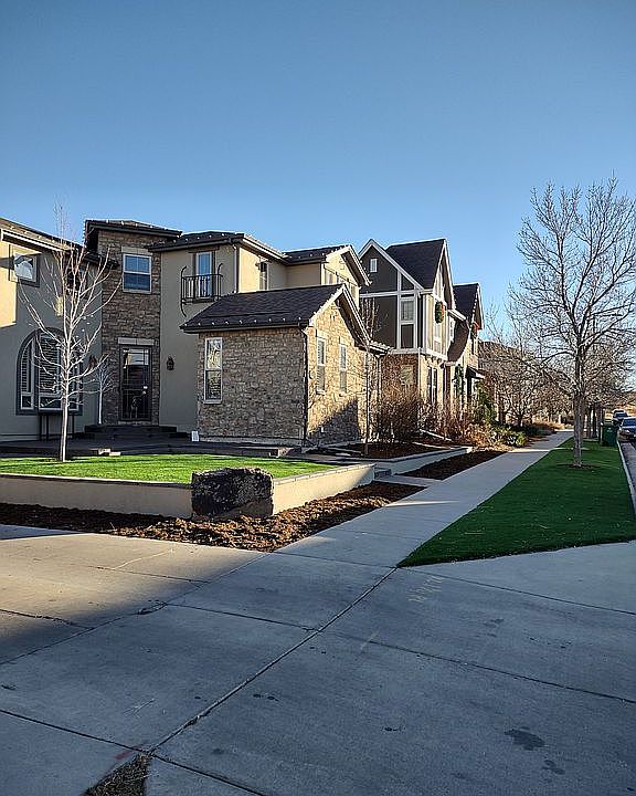 2nd image of 3466 Willow St
