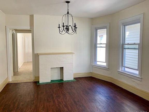5th image of 84 N Woodside Ln