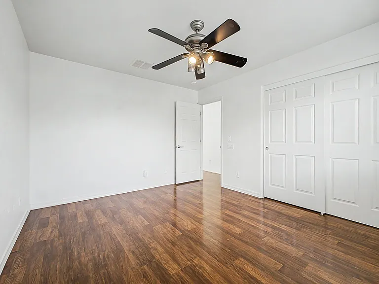 2048 W Monte Cristo Ave — Photo 30