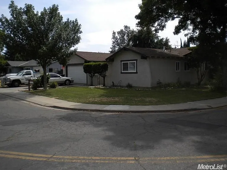 1525 Virlee Dr photo 1