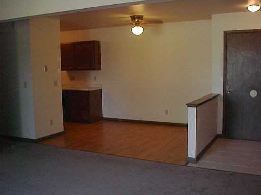 2nd image of 513 Windsor Ct APT 1