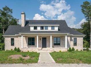 7498 Old Vincennes Rd, Floyds Knobs, IN 47119