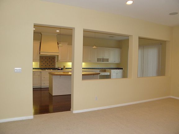 Living Room / Kitchen