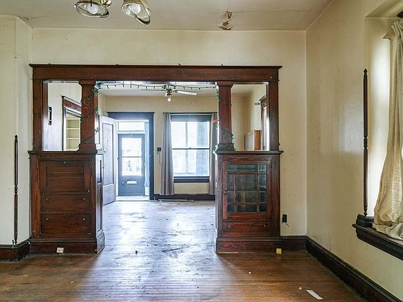 5th image of 406 E Bowman St