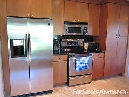 Updated Kitchen with SS Apliances