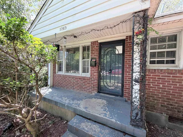1269 Colonial Rd, Memphis, TN 38117