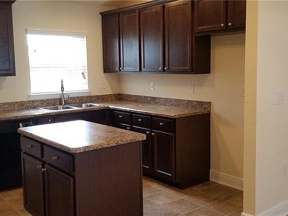 4th image of 31533 Broadwater Ave