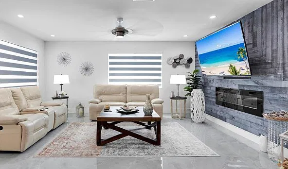 3 bed, 2.0 bath, 2420 sqft, $4,200 — Photo 3