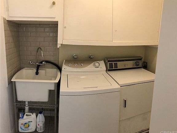 5th image of 4648 Kraft Ave