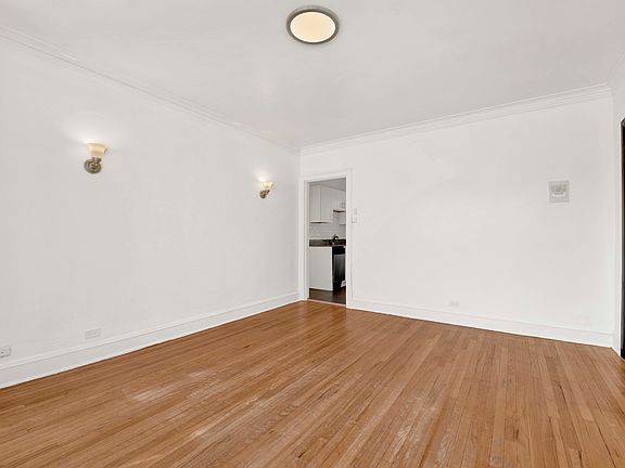 4th image of 5544 W George St APT 1W