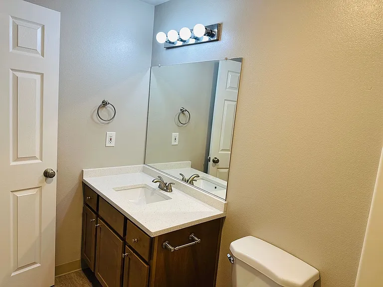 710 SE 135th Ct — Photo 22