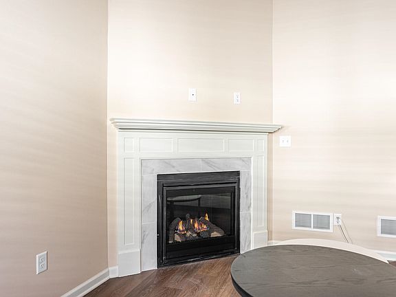 5th image of 882 Fuller Ln