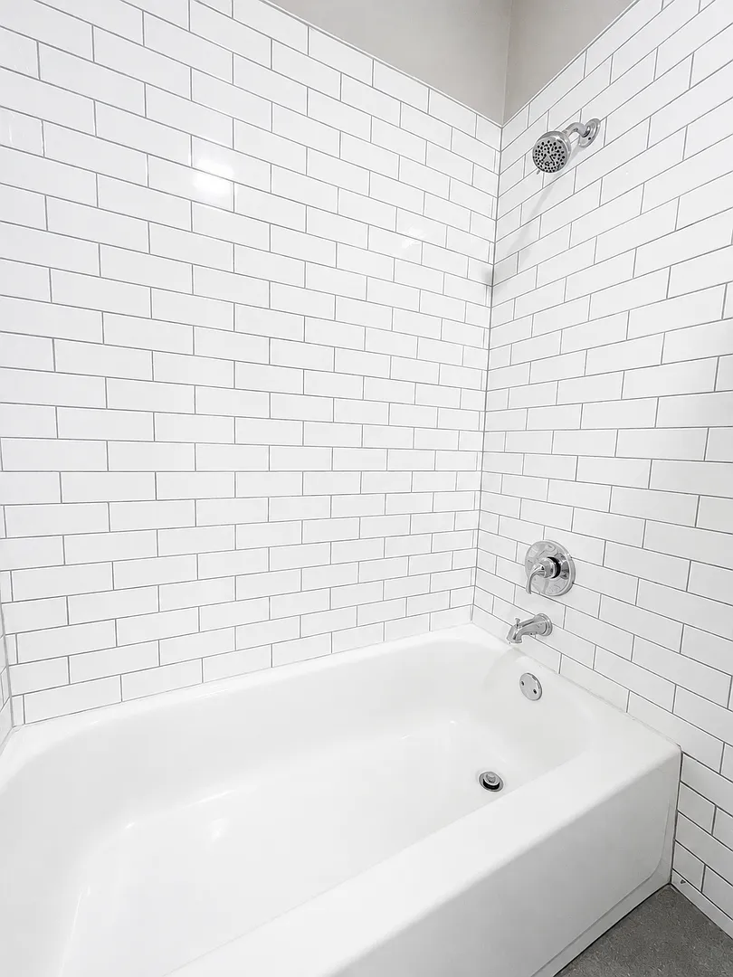 1235 S Kolin Ave — Photo 4