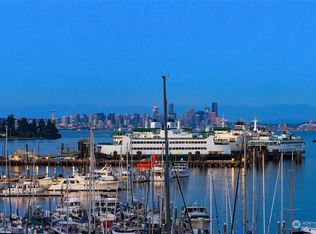 560 Wood Ave SW UNIT 301, Bainbridge Island, WA