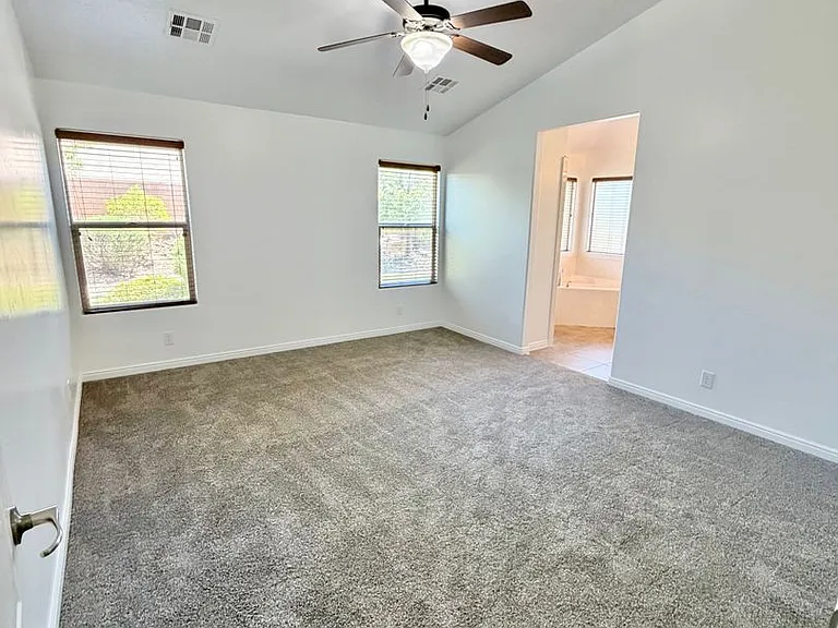 1009 W 4100 S — Photo 22