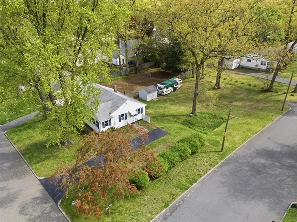 129 Cooper St, Springfield, MA 01108