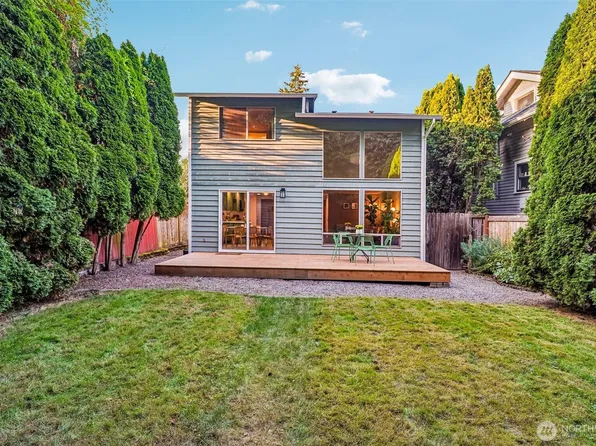 811 NE 57th Street, Seattle, WA 98105
