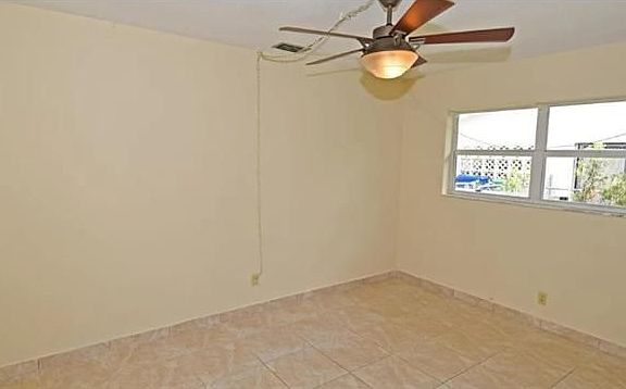 3rd image of 8140 NW 40th St
