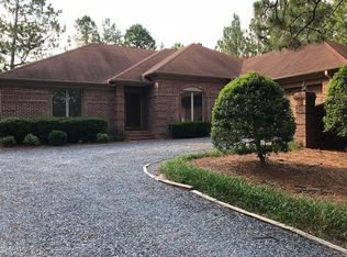 140 Surry Circle Dr N, Pinehurst, NC 28374
