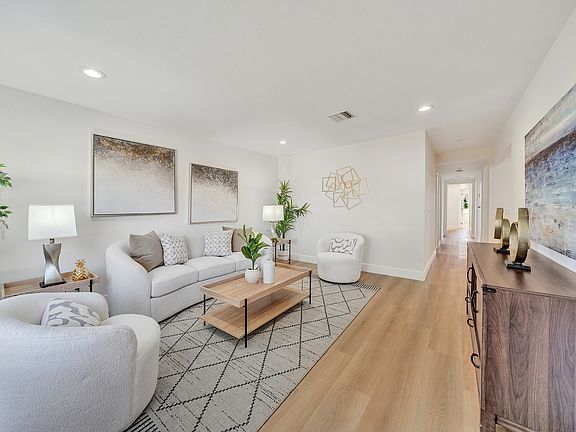 5th image of 3639 Macgregor Ln