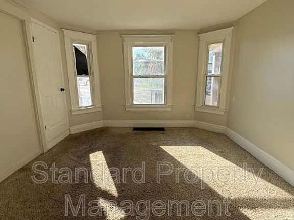 5th image of 866 Dewey Ave