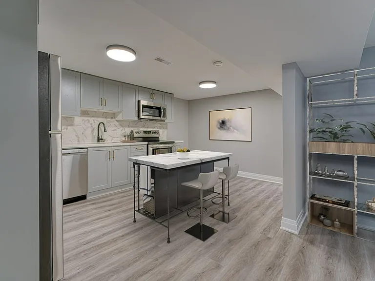 795 Aylmer Cres #2 — Photo 7