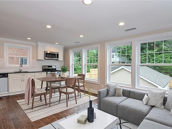 3rd image of 304 Battle Ave Unit B