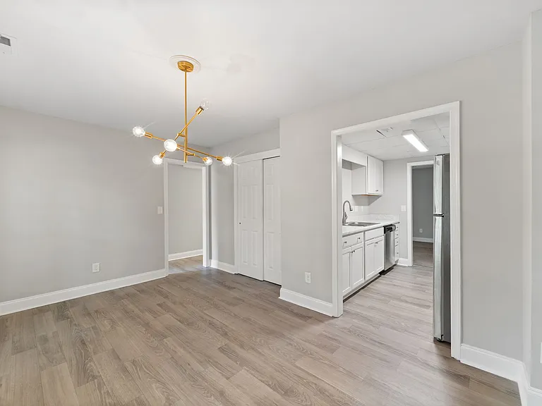 3227 Regents Park Ln #C — Photo 8