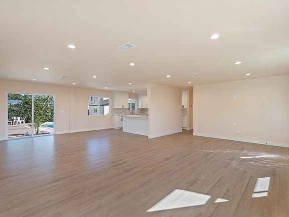 5th image of 12809 Welby Way