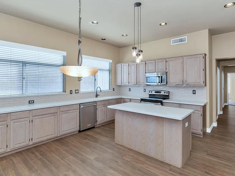 3382 W Harrison St — Photo 7