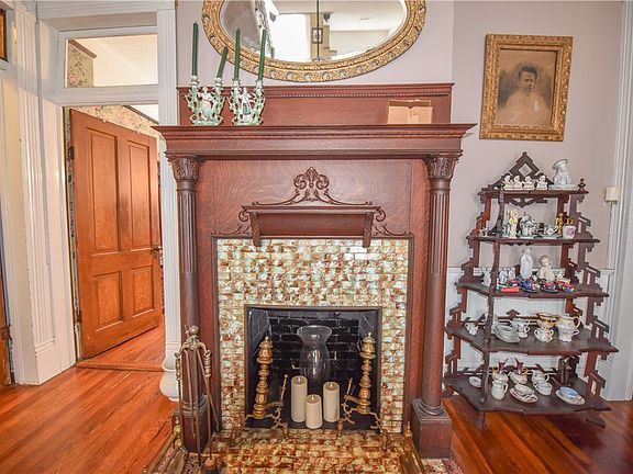 32nd image of 507 N Main St