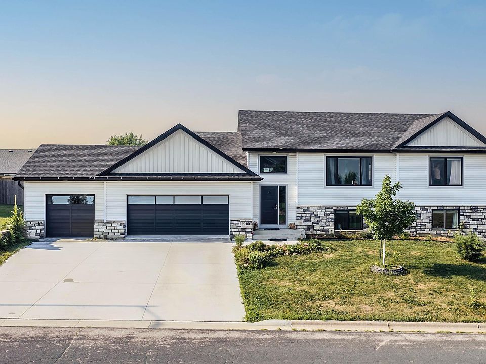 1st image of 856 Golf View Ave