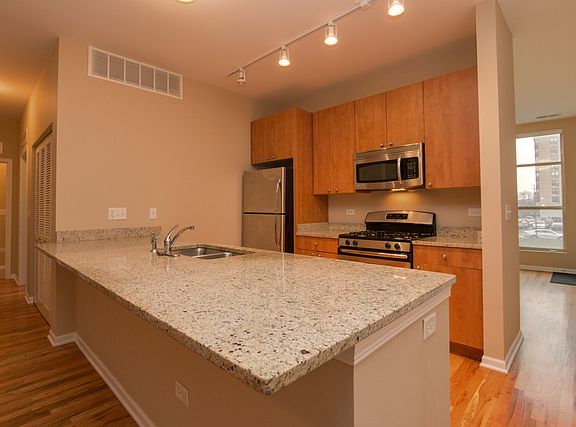 5th image of 318 E 25th Pl #86B