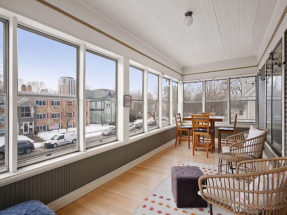 4th image of 415 6th St SE #2