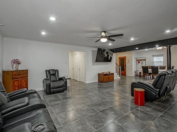 4th image of 1501 Edenborn Ave
