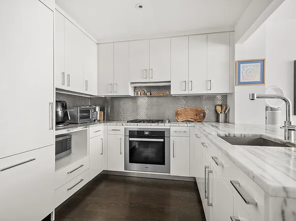 50 Riverside Blvd APT 5H, New York, NY 10069