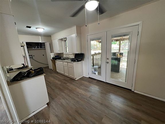 2nd image of 207 Joy Dr