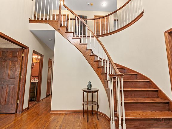 4th image of 1130 New Trier Ct