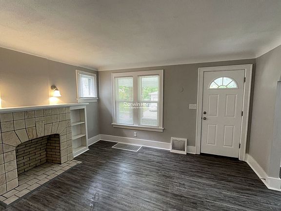 3rd image of 110 Brighton Dr