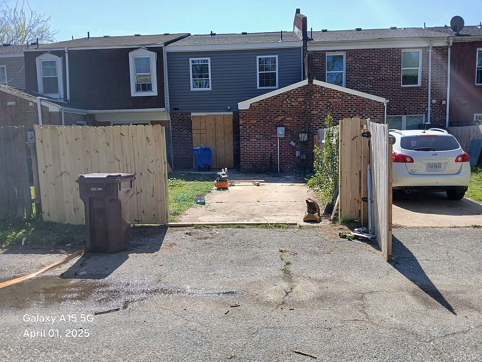 2nd image of 3932 Holly Cove Dr