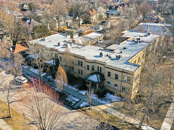 2nd image of 127 Pleasant St #B