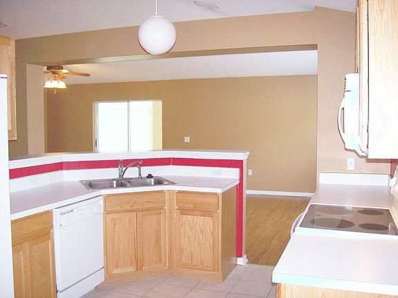 Kitchen with breakfast bar