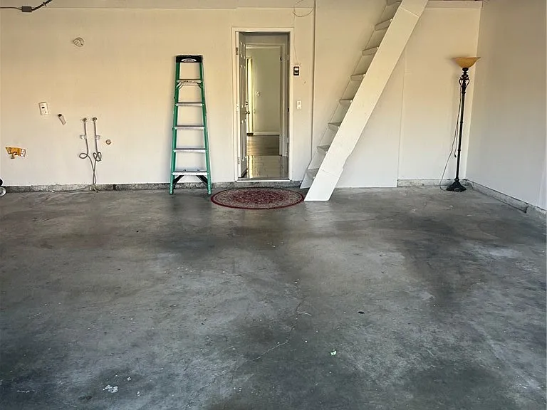 17323 Grayland Ave — Photo 54