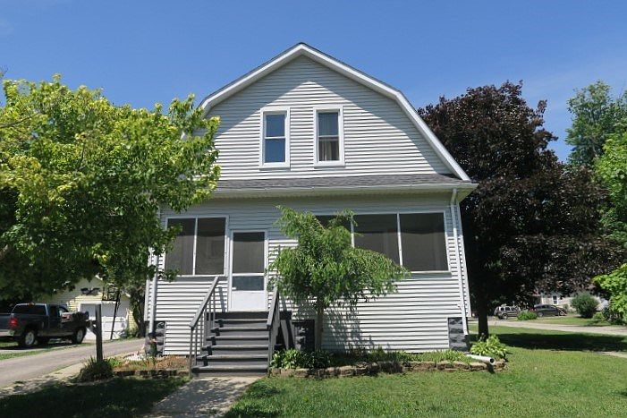 1st image of 109 E Wood St