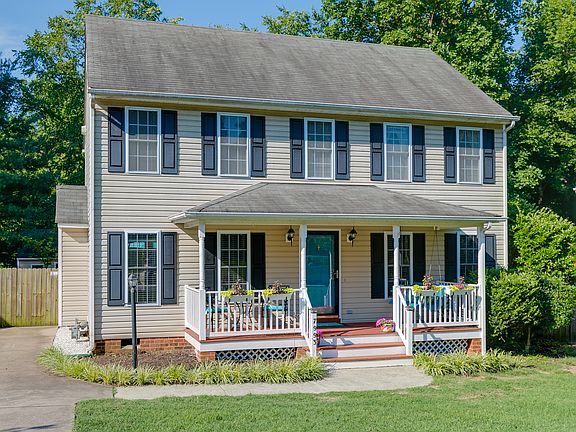 3rd image of 7993 Dominion Park Dr