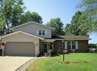 6 Fox Creek Rd, Belleville, IL 62223
