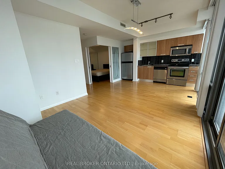 37 Grosvenor St #3105 — Photo 4
