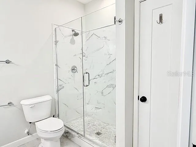 2408 Corrine Dr — Photo 18