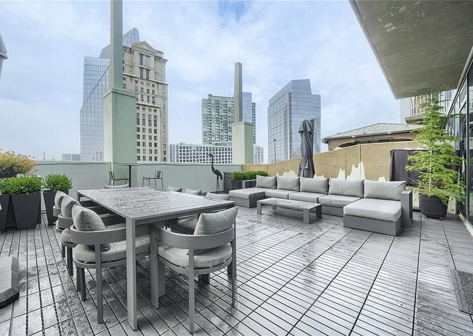 1st image of 3324 Peachtree Rd NE Unit 810